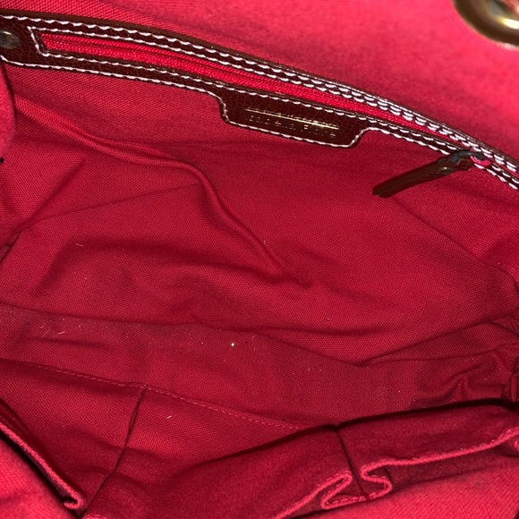 Isabella Fiore Metallic Bag with Guitar Strap Handle - Picture 7 of 14